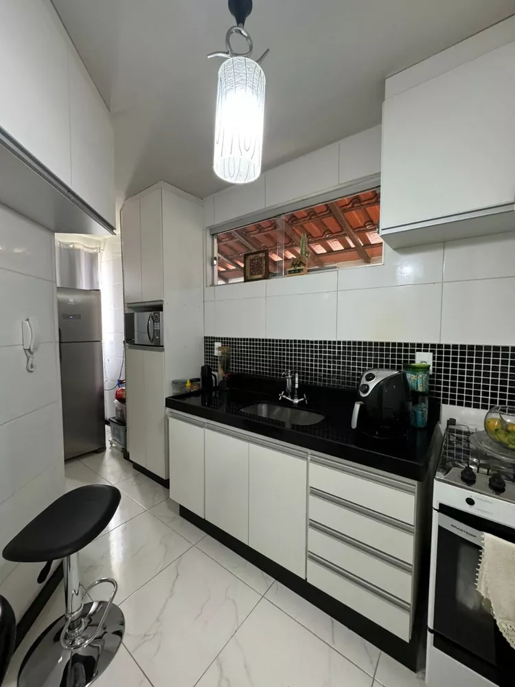 Apartamento à venda com 2 quartos, 65m² - Foto 4