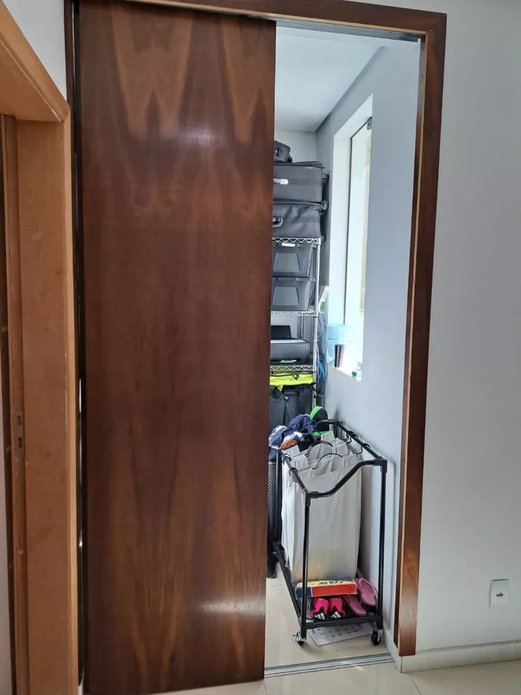 Casa à venda com 3 quartos, 220m² - Foto 11