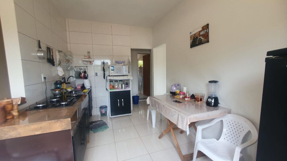 Casa à venda com 4 quartos, 300m² - Foto 1