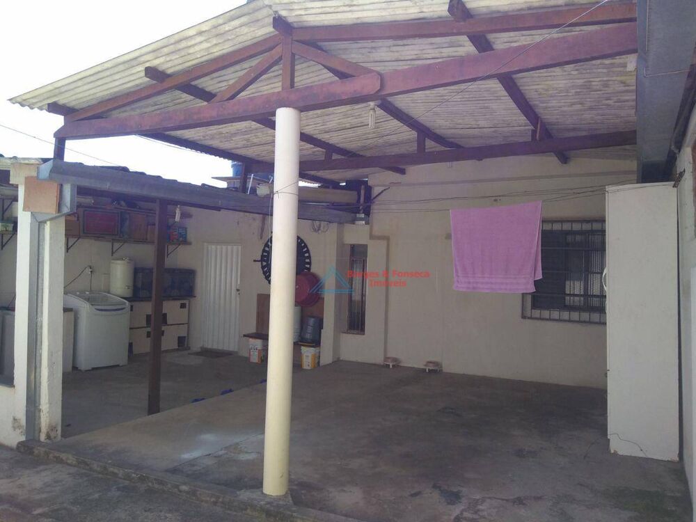 Casa à venda com 4 quartos, 300m² - Foto 4
