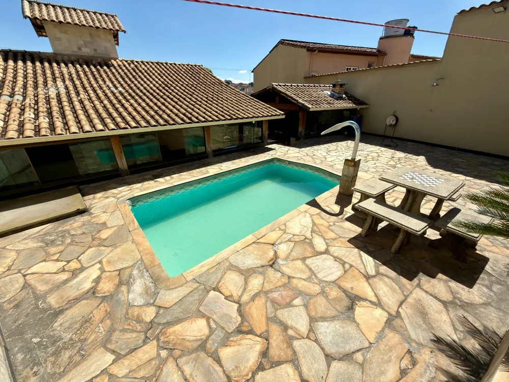 Casa, 3 quartos, 292 m² - Foto 1
