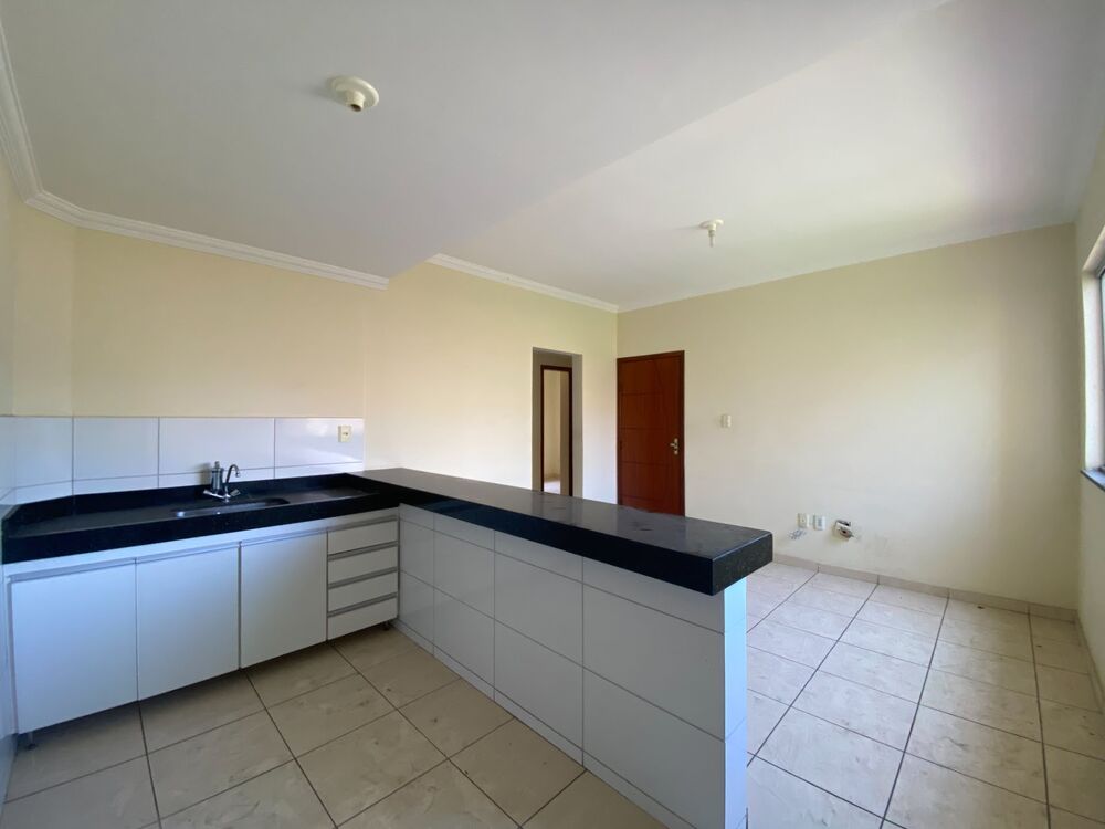 Apartamento à venda com 2 quartos, 60m² - Foto 2