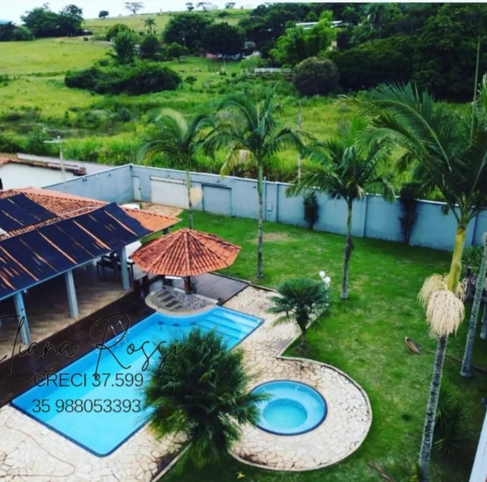 Chácara, 3 quartos, 2500 m² - Foto 1