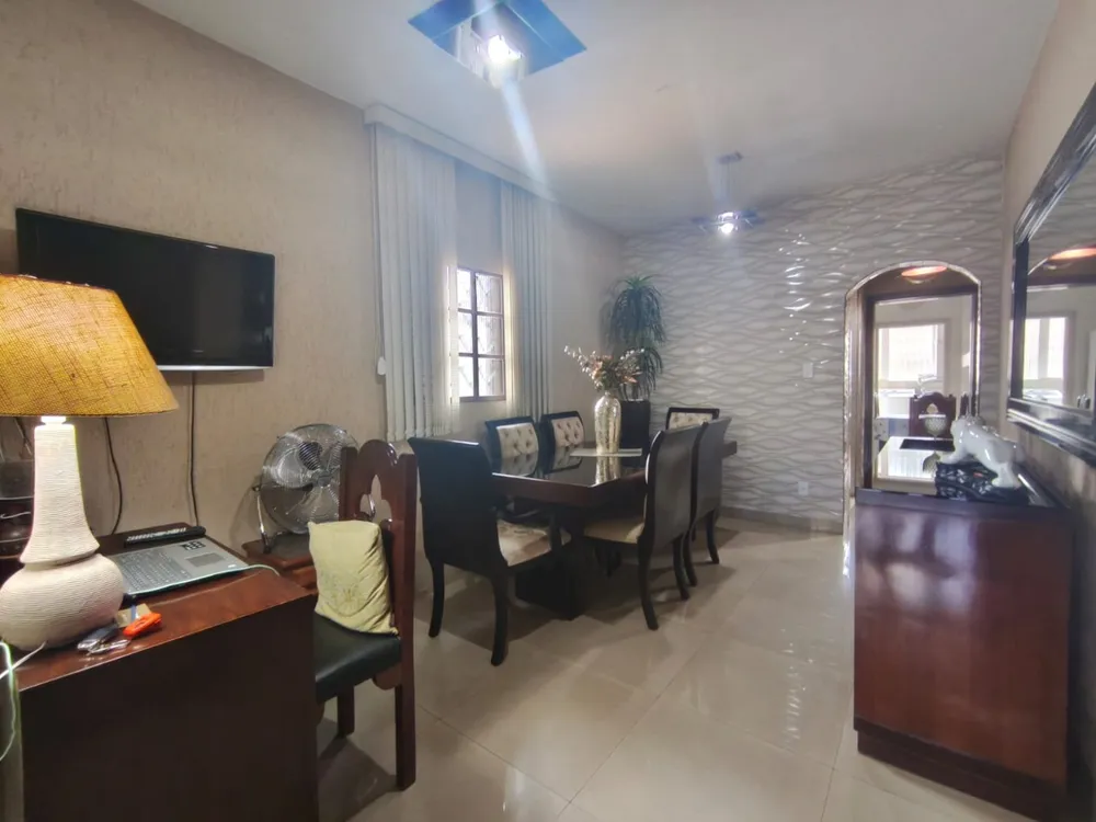 Casa, 3 quartos, 240 m² - Foto 1