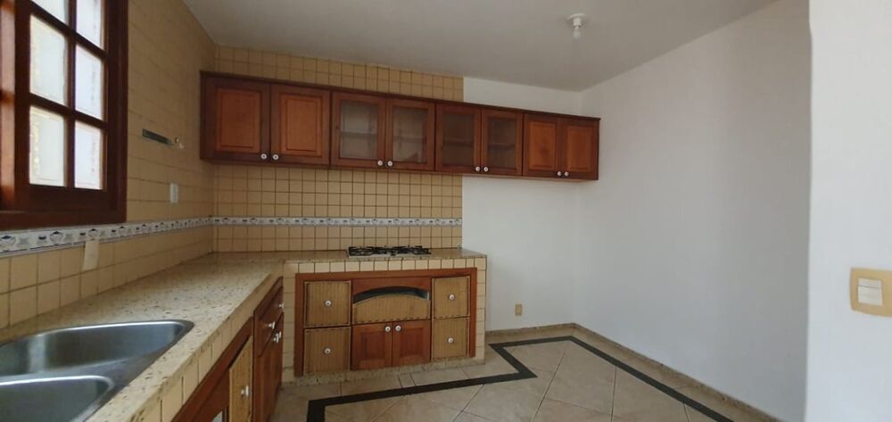 Casa à venda com 4 quartos, 333m² - Foto 6