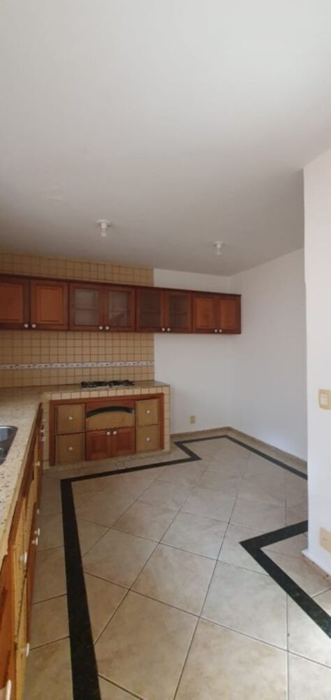 Casa à venda com 4 quartos, 333m² - Foto 7
