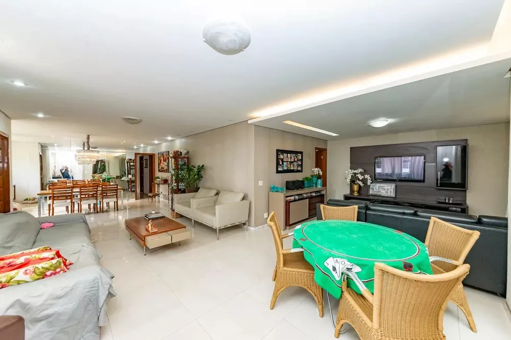 Casa, 4 quartos, 267 m² - Foto 2