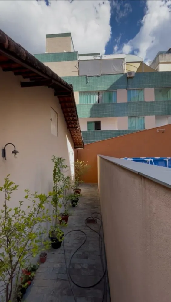 Casa, 4 quartos, 210 m² - Foto 1