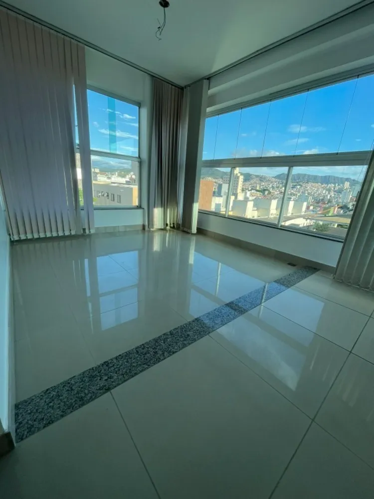 Apartamento, 3 quartos, 140 m² - Foto 1