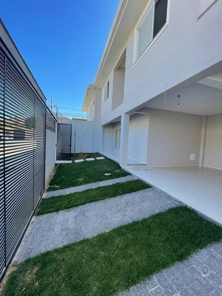 Casa à venda com 3 quartos, 180m² - Foto 1