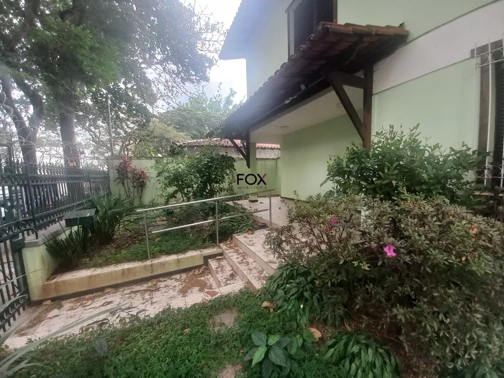 Casa, 4 quartos, 330 m² - Foto 1