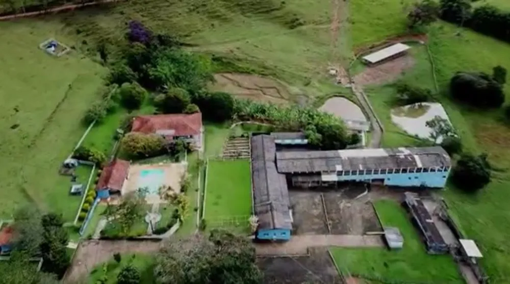 Chácara, 1 quarto, 140 hectares - Foto 1