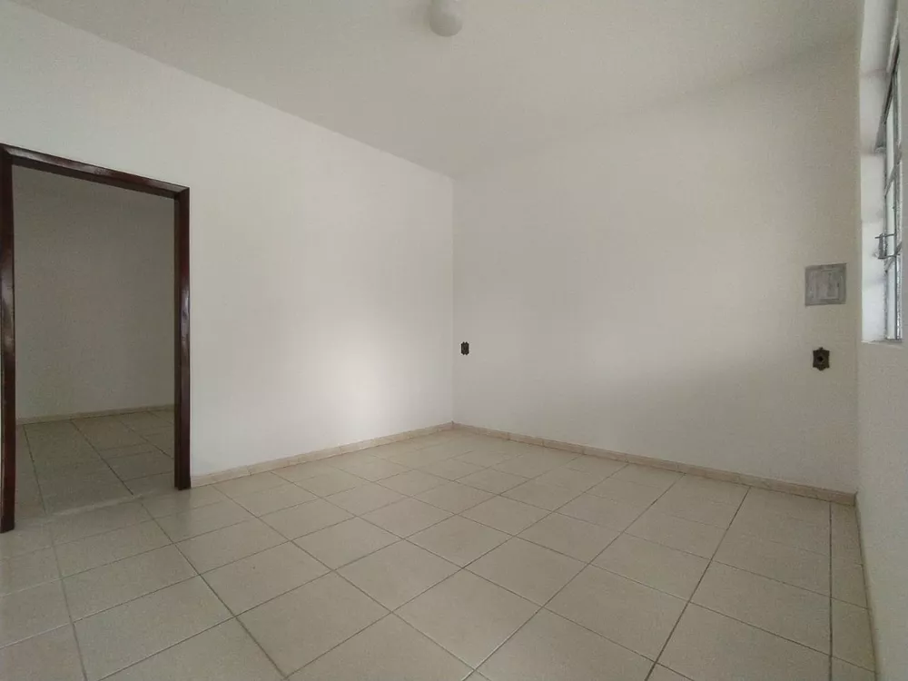 Casa à venda com 2 quartos, 117m² - Foto 2