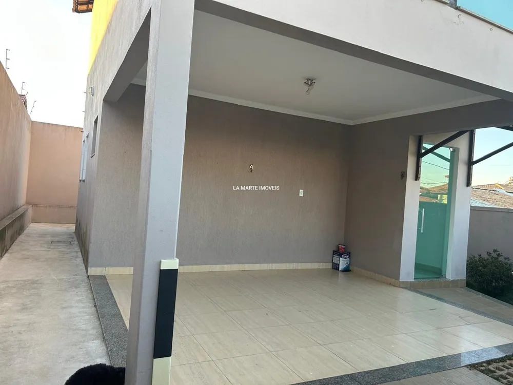 Casa, 3 quartos, 202 m² - Foto 1