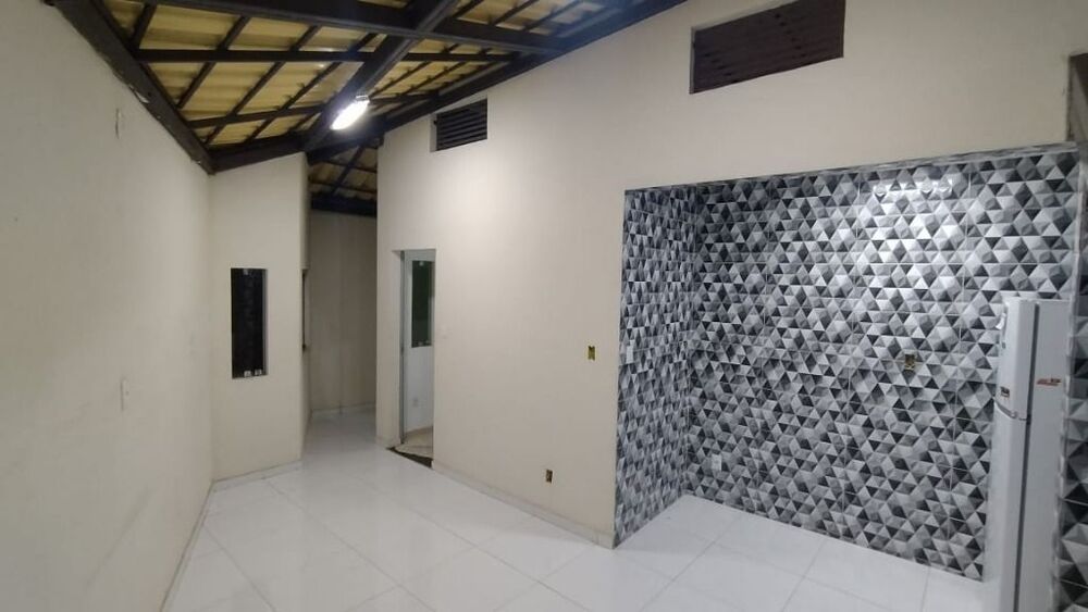 Casa à venda com 3 quartos, 90m² - Foto 1