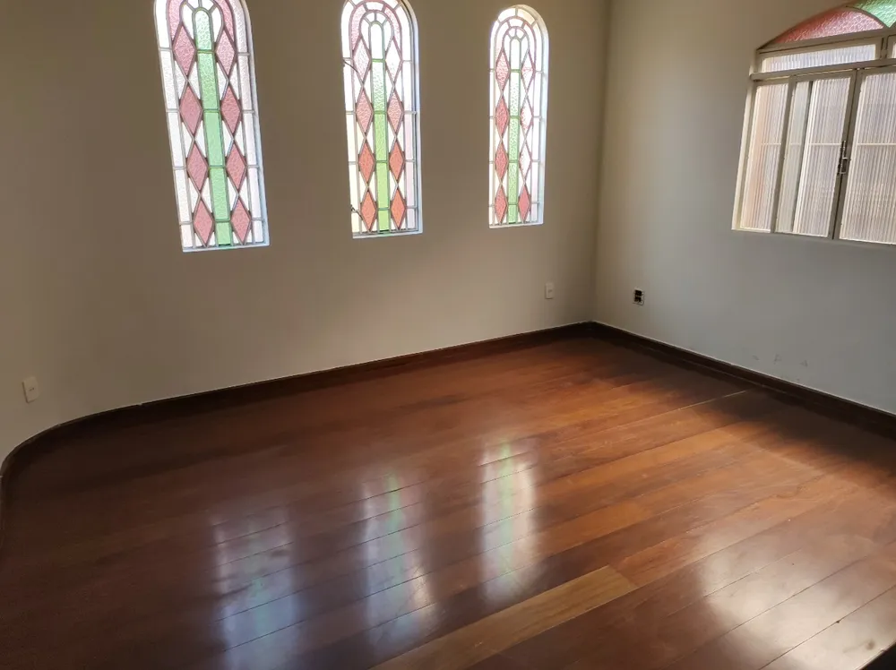 Casa, 3 quartos, 230 m² - Foto 2