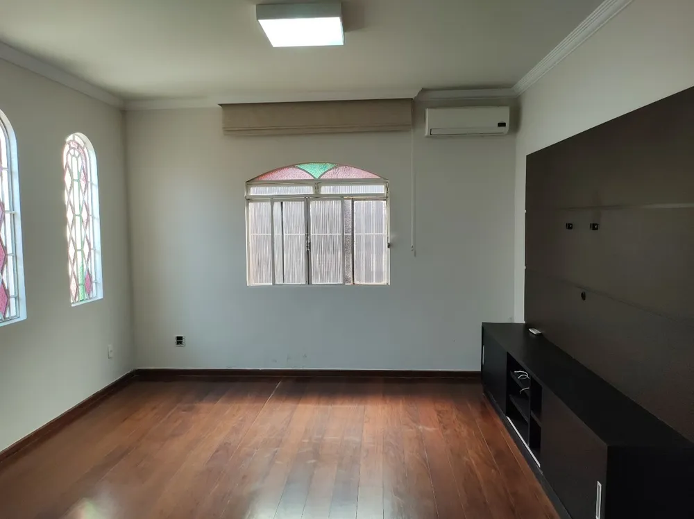 Casa, 3 quartos, 230 m² - Foto 4