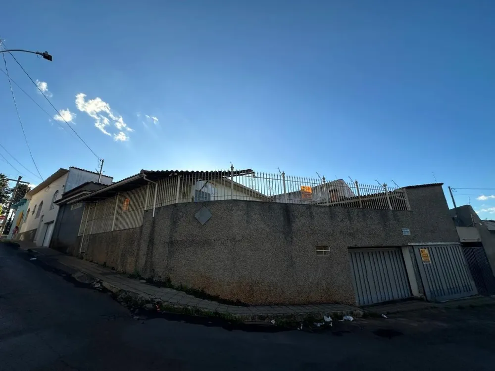 Casa, 3 quartos, 190 m² - Foto 2