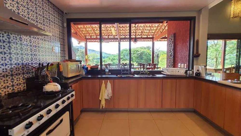 Casa de Condomínio à venda com 4 quartos, 450m² - Foto 9