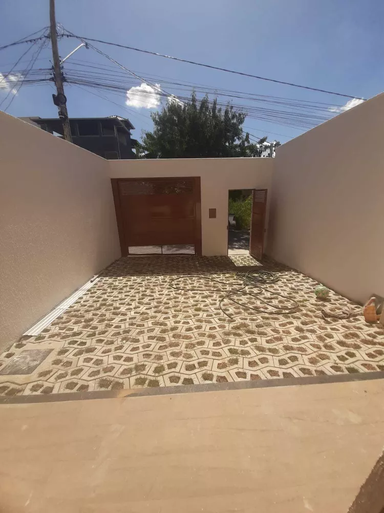 Casa à venda com 3 quartos, 80m² - Foto 2