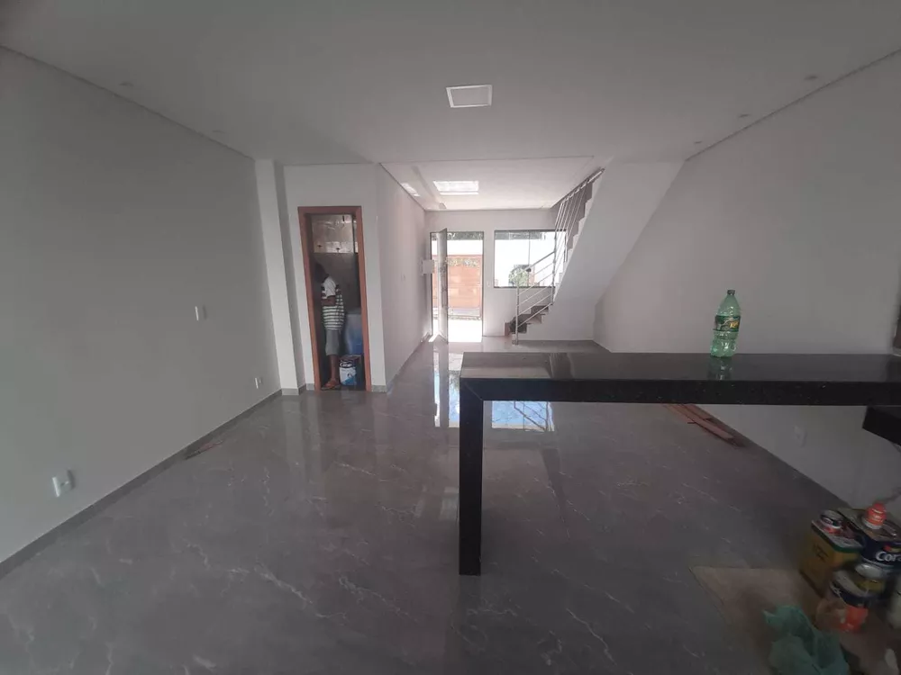 Casa à venda com 3 quartos, 80m² - Foto 5