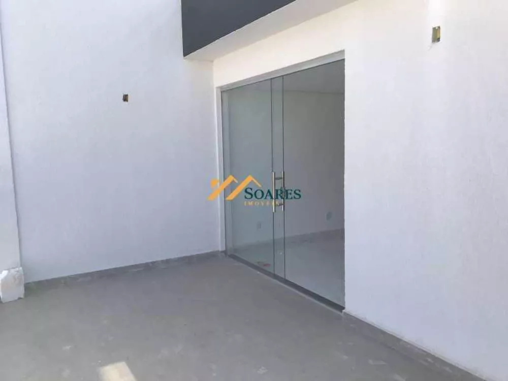 Casa à venda com 2 quartos, 60m² - Foto 4