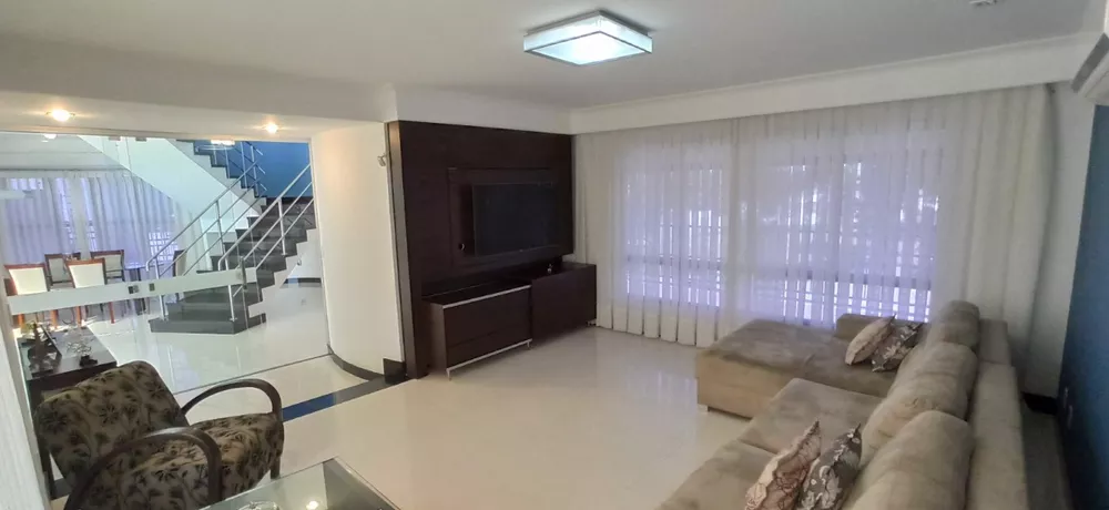 Casa à venda com 4 quartos, 380m² - Foto 3