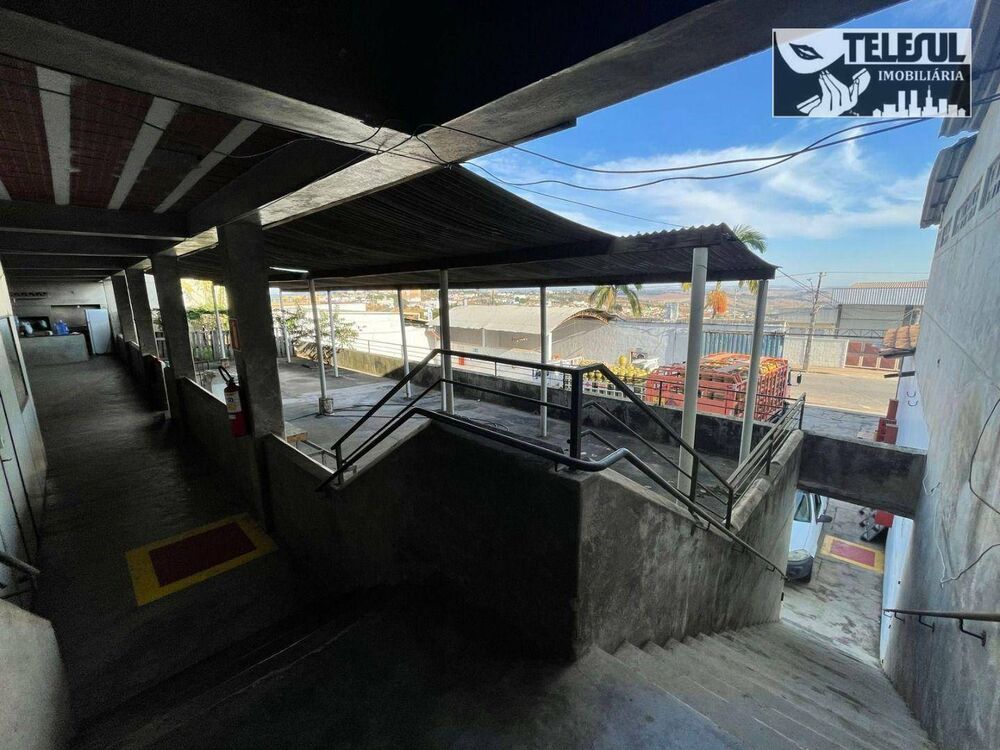 Depósito-Galpão-Armazém à venda, 700m² - Foto 1