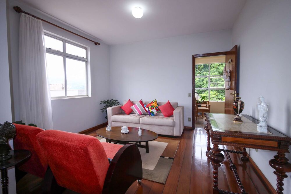 Apartamento à venda com 4 quartos, 140m² - Foto 1