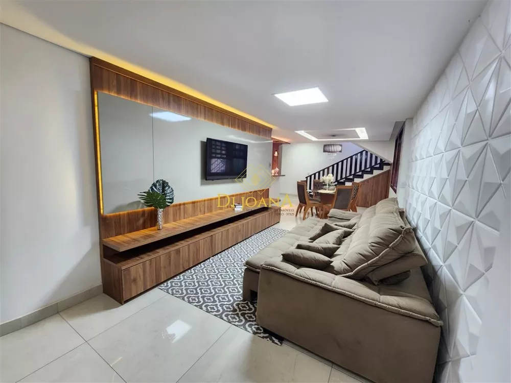 Casa à venda com 4 quartos, 450m² - Foto 1