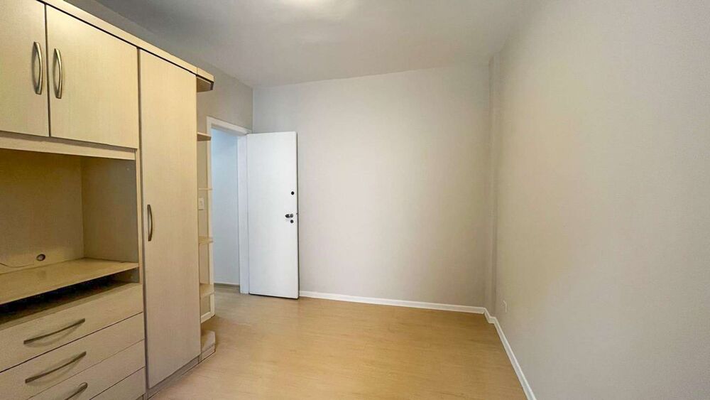 Apartamento à venda com 2 quartos, 90m² - Foto 4