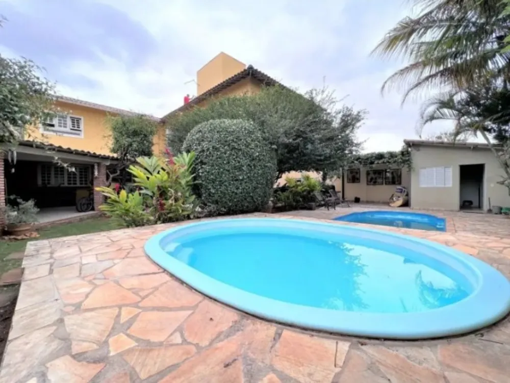 Casa, 5 quartos, 330 m² - Foto 1