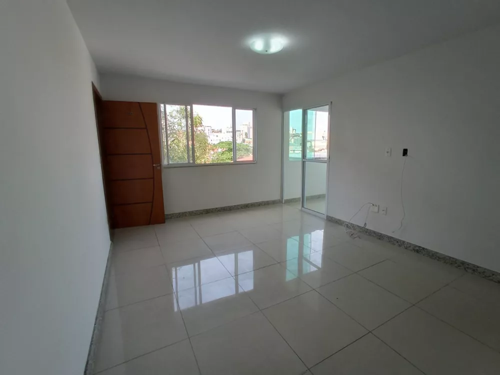 Apartamento à venda com 2 quartos, 68m² - Foto 2