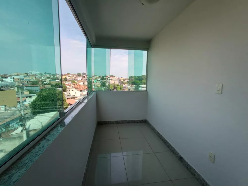 Apartamento à venda com 2 quartos, 68m² - Foto 4