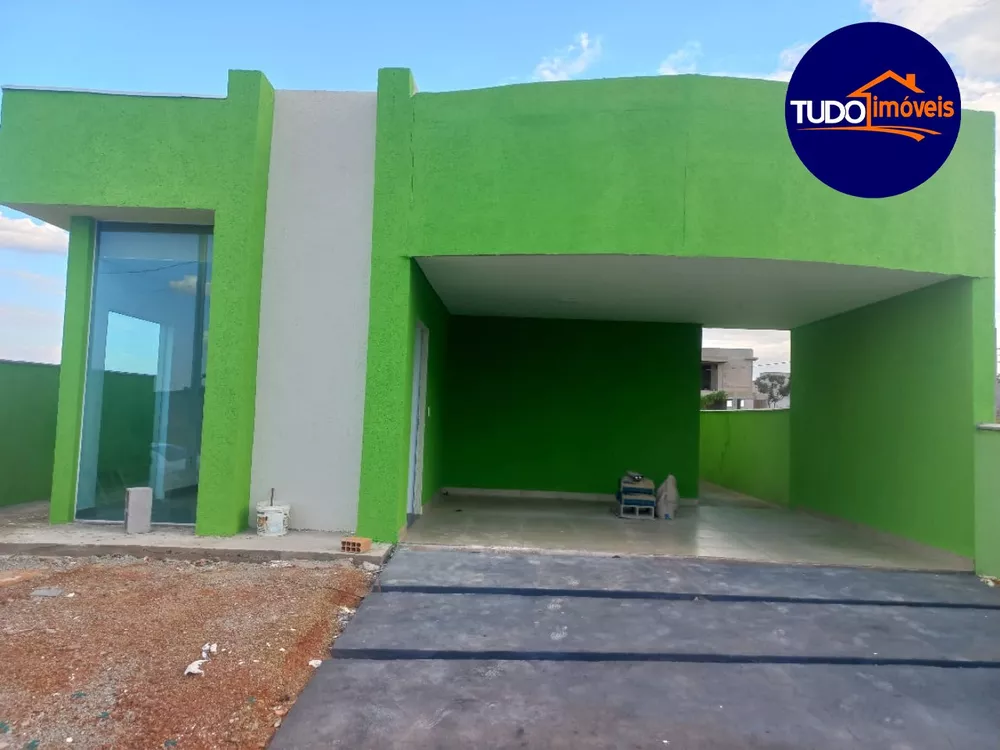 Casa de Condomínio à venda com 3 quartos, 250m² - Foto 2