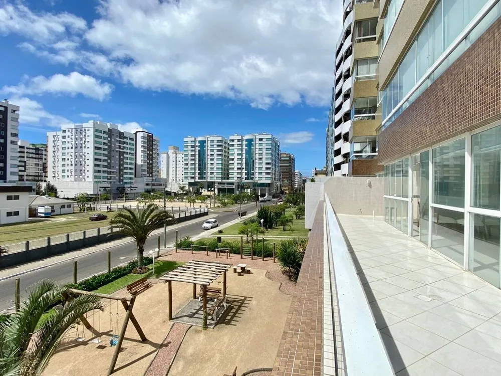 Apartamento, 3 quartos, 242 m² - Foto 1