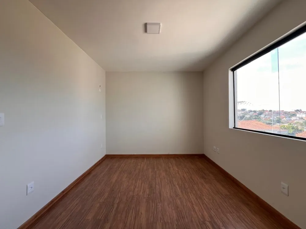 Casa, 3 quartos, 167 m² - Foto 3
