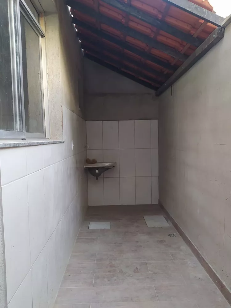 Casa à venda com 2 quartos, 113m² - Foto 1