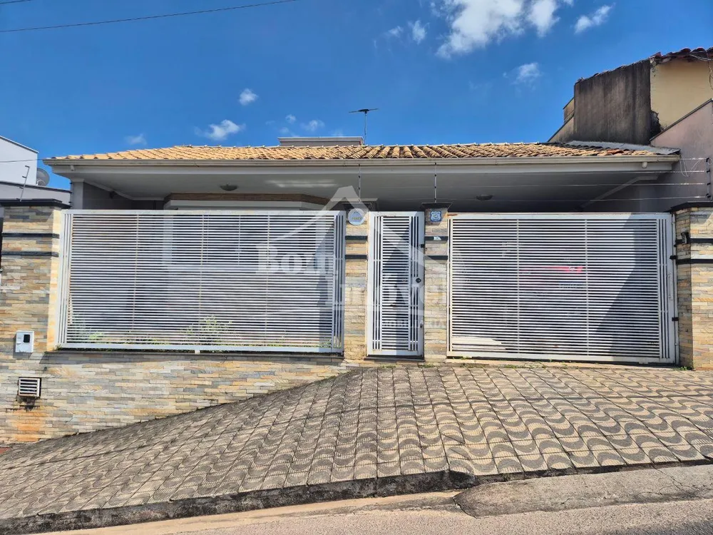 Casa, 3 quartos, 153 m² - Foto 1
