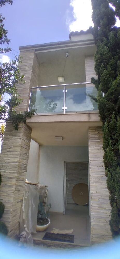 Casa à venda com 3 quartos, 600m² - Foto 1