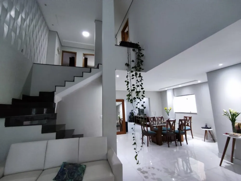 Casa, 5 quartos, 620 m² - Foto 1