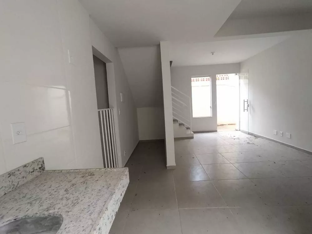 Casa à venda com 2 quartos, 90m² - Foto 6