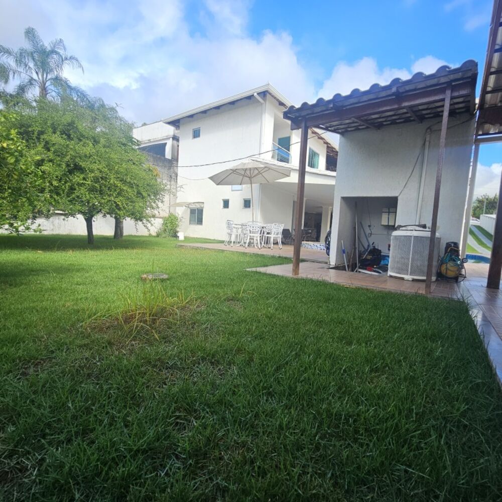 Casa de Condomínio para alugar com 6 quartos, 550m² - Foto 2