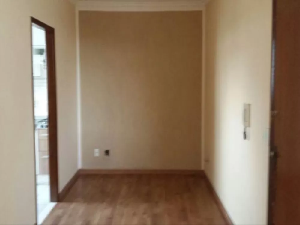 Apartamento à venda com 3 quartos, 70m² - Foto 2