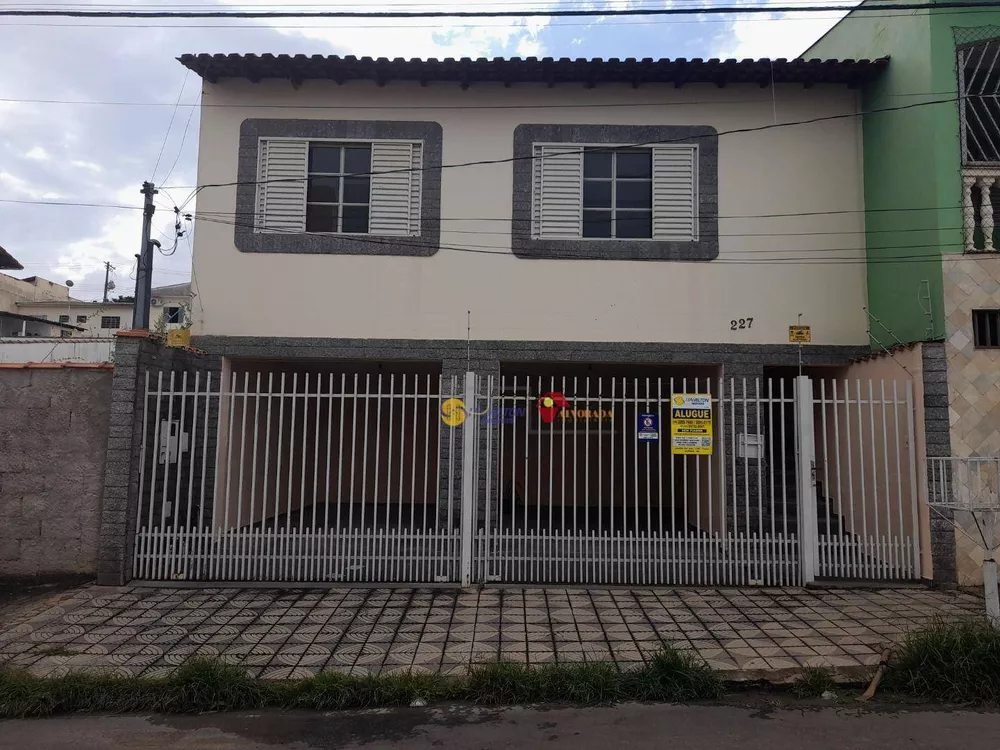 Casa para alugar com 3 quartos - Foto 1