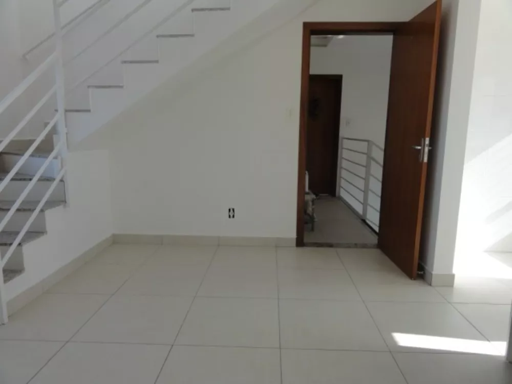 Cobertura para alugar com 2 quartos, 66m² - Foto 1