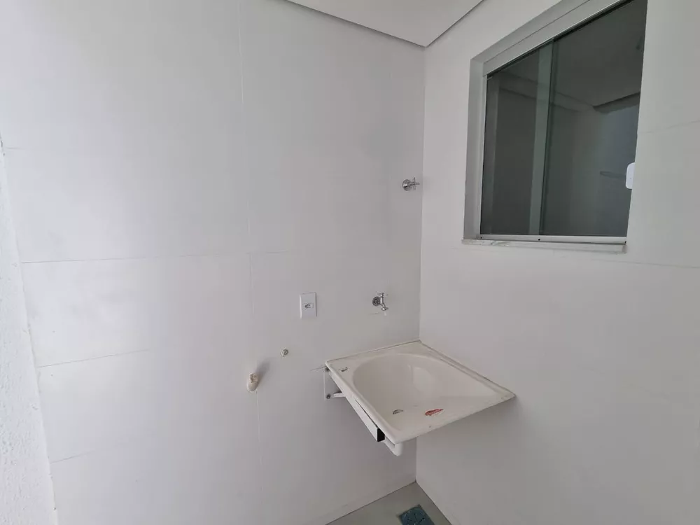 Casa à venda com 2 quartos, 64m² - Foto 18