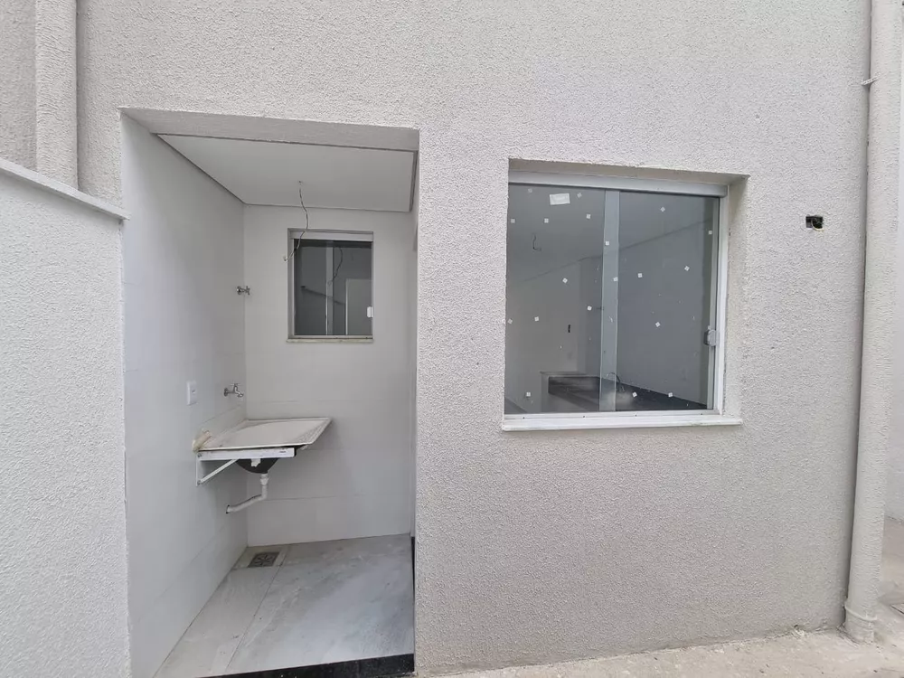 Casa à venda com 2 quartos, 64m² - Foto 5