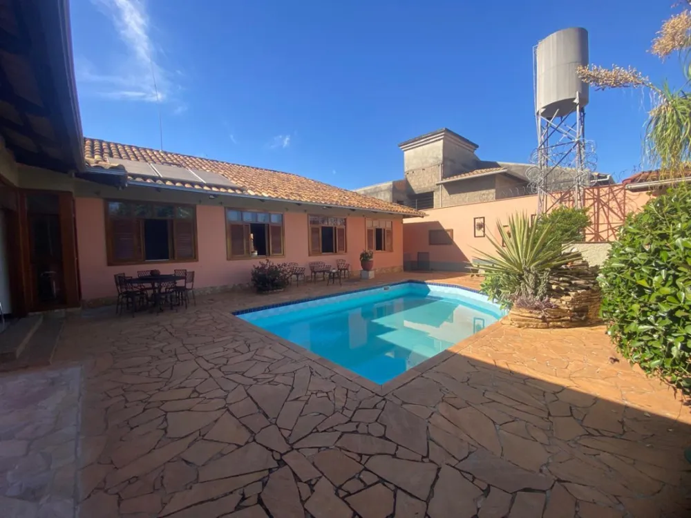 Casa, 4 quartos, 1020 m² - Foto 1