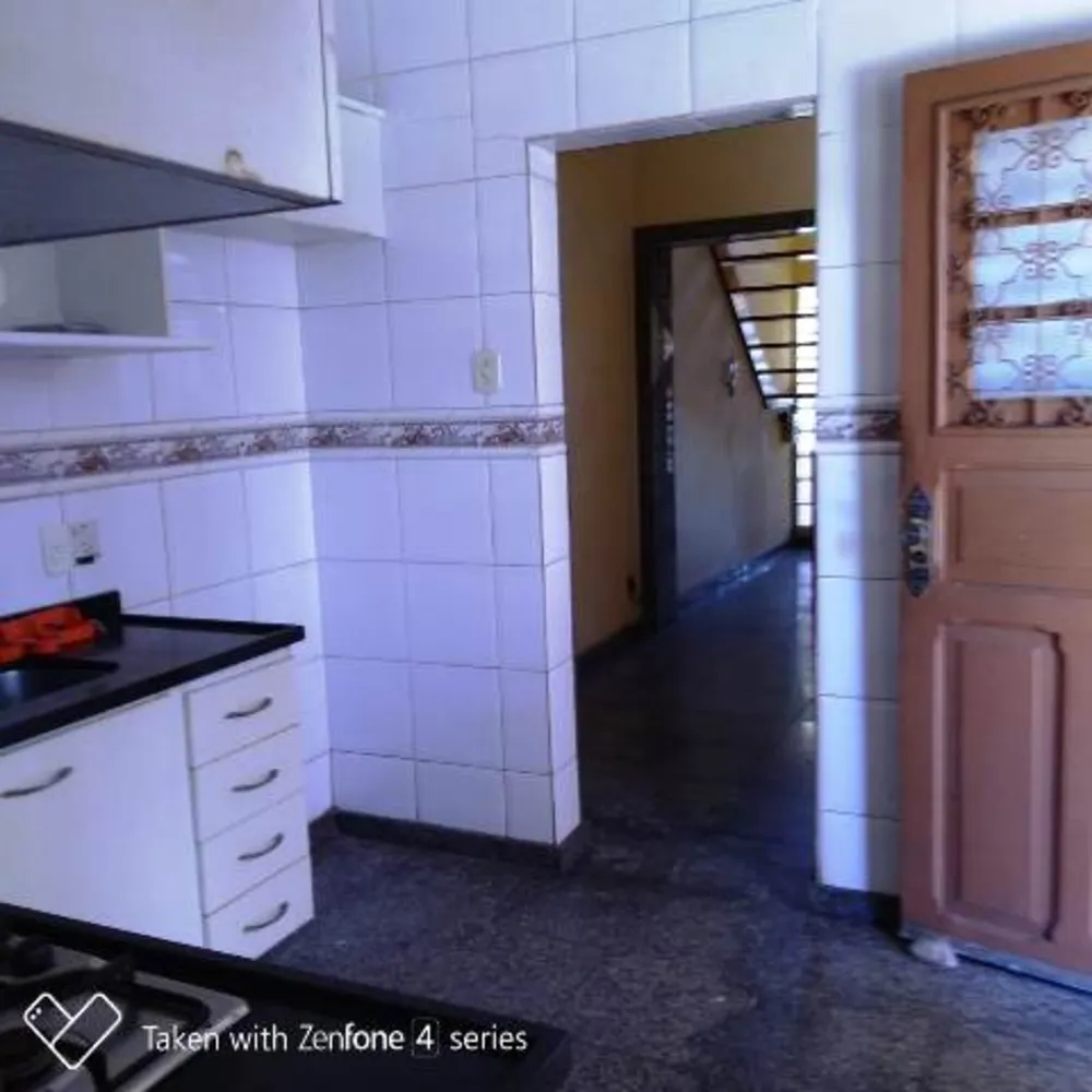 Casa, 5 quartos, 262 m² - Foto 2